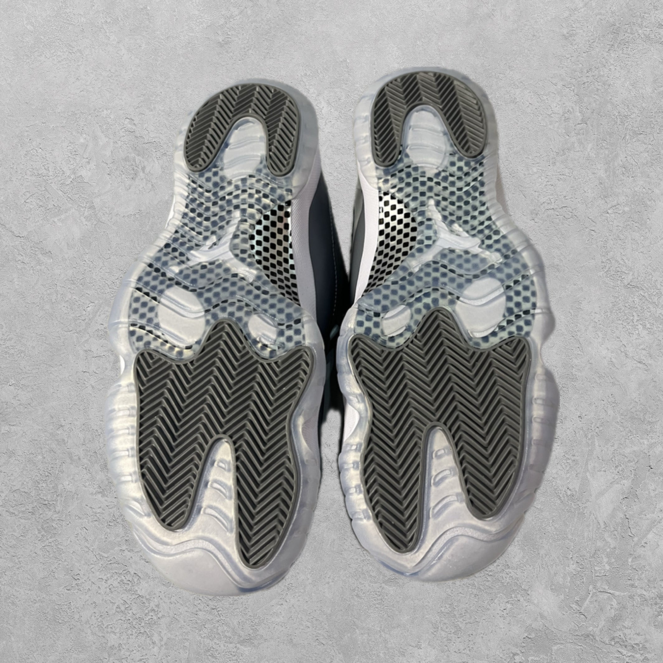 J11 cool grey