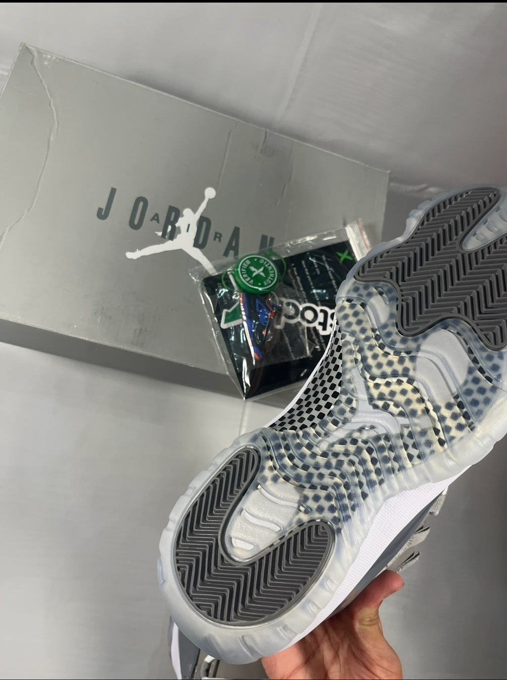 J11 cool grey