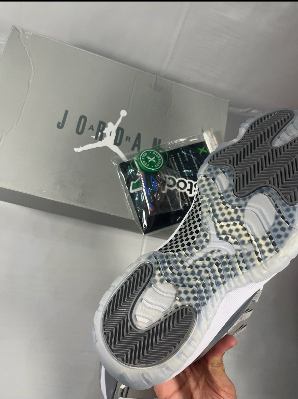 J11 cool grey