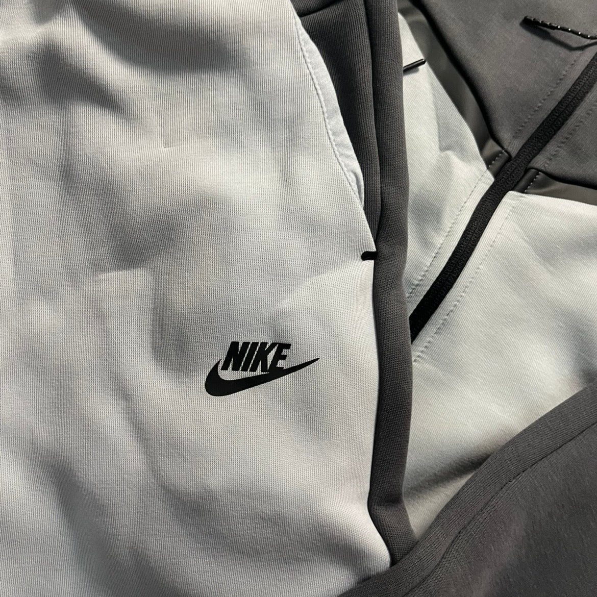 Swoosh anthracite tracksuit